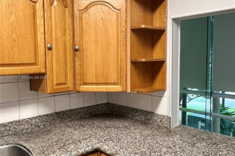 Condominio en alquiler en Sunny Isles Beach, Florida, 1 dormitorio, 67.35 m2 № 1992985 - foto 15