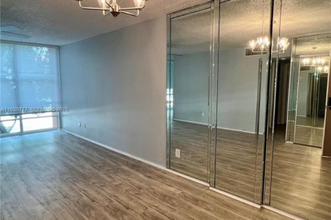 Condominio en alquiler en Sunny Isles Beach, Florida, 1 dormitorio, 67.35 m2 № 1992985 - foto 7