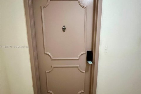 Condominio en alquiler en Sunny Isles Beach, Florida, 1 dormitorio, 67.35 m2 № 1992985 - foto 25