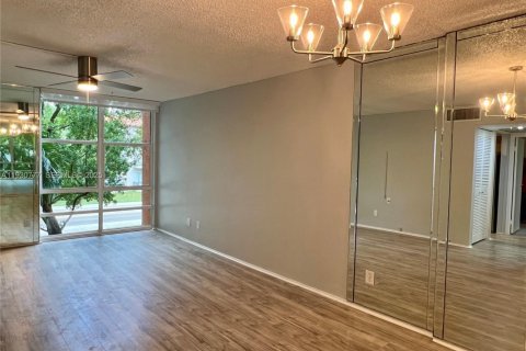 Condominio en alquiler en Sunny Isles Beach, Florida, 1 dormitorio, 67.35 m2 № 1992985 - foto 3