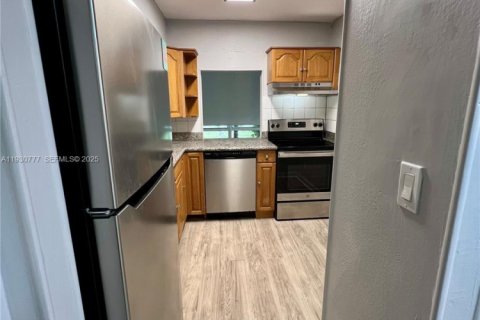 Condominio en alquiler en Sunny Isles Beach, Florida, 1 dormitorio, 67.35 m2 № 1992985 - foto 13