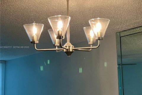 Condominio en alquiler en Sunny Isles Beach, Florida, 1 dormitorio, 67.35 m2 № 1992985 - foto 8