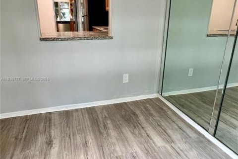 Condominio en alquiler en Sunny Isles Beach, Florida, 1 dormitorio, 67.35 m2 № 1992985 - foto 11