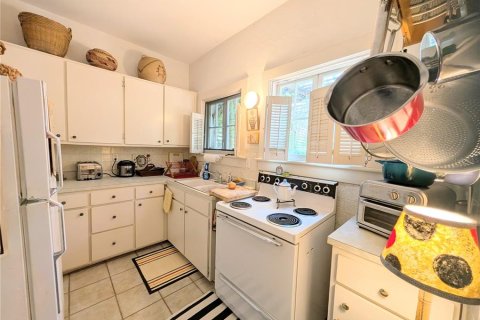 Villa ou maison à louer à Sarasota, Floride: 2 chambres, 108.51 m2 № 2206427 - photo 12