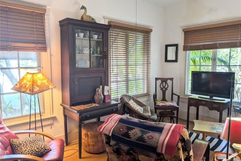 Villa ou maison à louer à Sarasota, Floride: 2 chambres, 108.51 m2 № 2206427 - photo 5