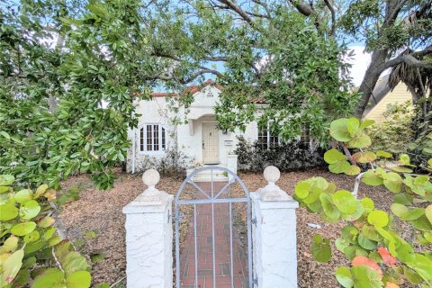 Villa ou maison à Sarasota, Floride 2 chambres, 108.51 m2 № 2206427