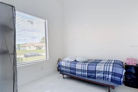 House in Lehigh Acres, Florida 4 bedrooms, 152.64 sq.m. № 2324370 - photo 27