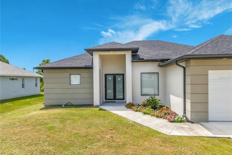 House in Lehigh Acres, Florida 4 bedrooms, 152.64 sq.m. № 2324370 - photo 3