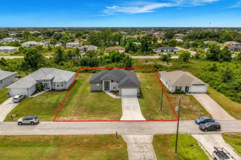 House in Lehigh Acres, Florida 4 bedrooms, 152.64 sq.m. № 2324370