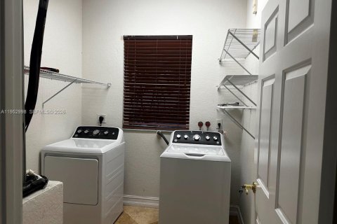 Casa en alquiler en Plantation, Florida, 4 dormitorios, 266.44 m2 № 2008835 - foto 23