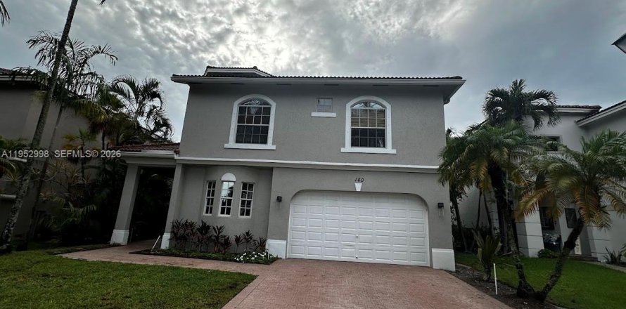 Casa en Plantation, Florida 4 dormitorios, 266.44 m2 № 2008835