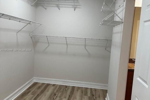 Casa en alquiler en Plantation, Florida, 4 dormitorios, 266.44 m2 № 2008835 - foto 17