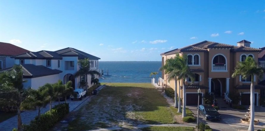 Terreno en Apollo Beach, Florida № 2427230
