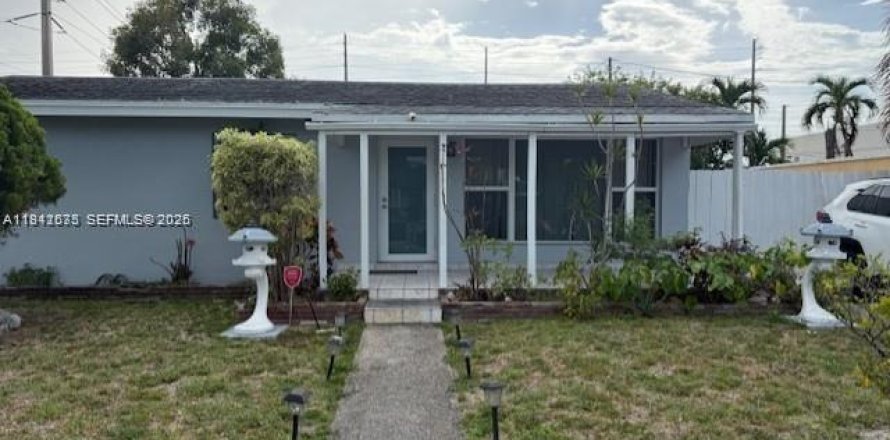 Casa en Hollywood, Florida 3 dormitorios, 154.4 m2 № 2000367