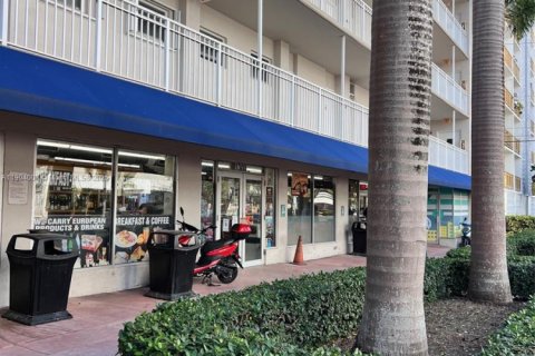 Купить кондоминиум в Майами-Бич, Флорида 1 спальня, 67.82м2, № 1956341 - фото 3