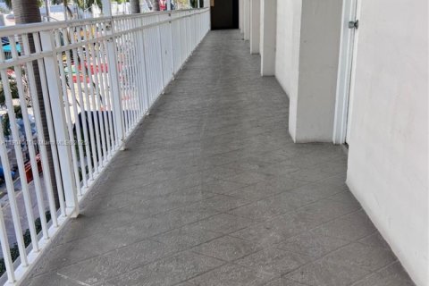 Купить кондоминиум в Майами-Бич, Флорида 1 спальня, 67.82м2, № 1956341 - фото 23