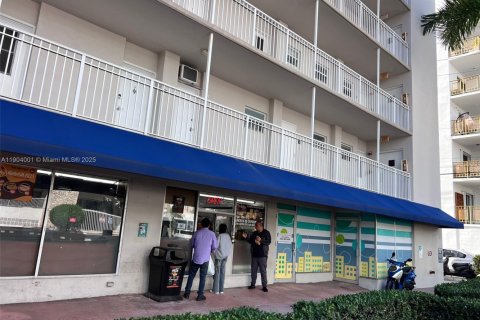 Condo in Miami Beach, Florida, 1 bedroom  № 1956341 - photo 5