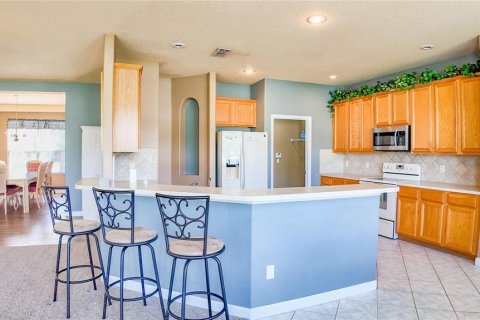 Villa ou maison à vendre à Kissimmee, Floride: 5 chambres, 295.71 m2 № 2415461 - photo 4