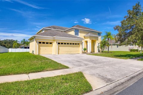 Villa ou maison à vendre à Kissimmee, Floride: 5 chambres, 295.71 m2 № 2415461 - photo 2