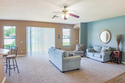 Villa ou maison à vendre à Kissimmee, Floride: 5 chambres, 295.71 m2 № 2415461 - photo 8