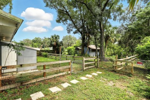 Commercial property in DeLand, Florida 3 bedrooms, 117.52 sq.m. № 2093037 - photo 4
