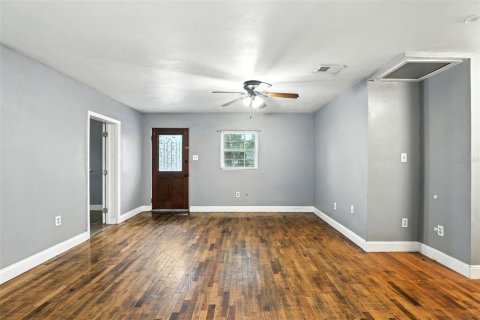 Commercial property in DeLand, Florida 3 bedrooms, 117.52 sq.m. № 2093037 - photo 14