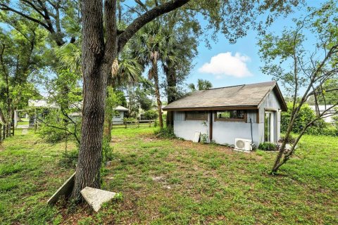 Commercial property in DeLand, Florida 3 bedrooms, 117.52 sq.m. № 2093037 - photo 11