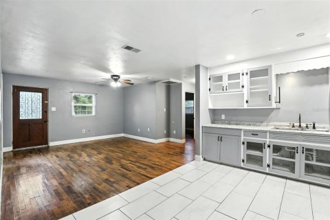 Commercial property in DeLand, Florida 3 bedrooms, 117.52 sq.m. № 2093037 - photo 19