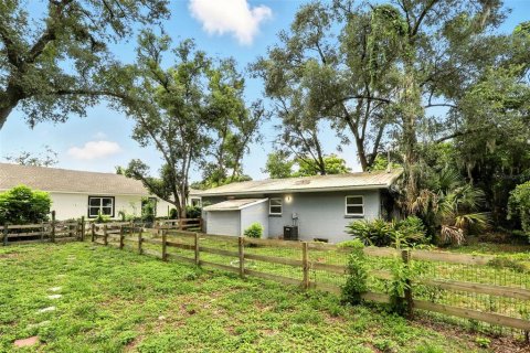 Commercial property in DeLand, Florida 3 bedrooms, 117.52 sq.m. № 2093037 - photo 8