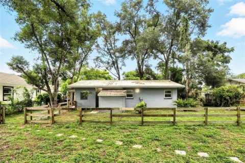 Commercial property in DeLand, Florida 3 bedrooms, 117.52 sq.m. № 2093037 - photo 7
