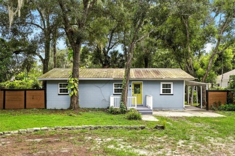 Commercial property in DeLand, Florida 3 bedrooms, 117.52 sq.m. № 2093037 - photo 2