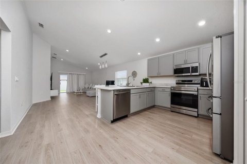 Villa ou maison à vendre à Haines City, Floride: 3 chambres, 136.29 m2 № 1787732 - photo 12