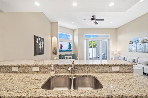 Touwnhouse à vendre à Indian Harbour Beach, Floride: 3 chambres, 215.72 m2 № 1625040 - photo 7