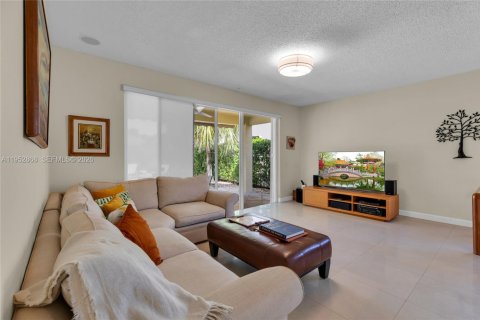 Купить виллу или дом в Уэстон, Флорида 5 спален, 257.8м2, № 2009017 - фото 20