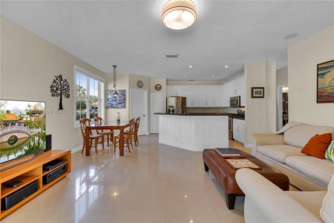 Купить виллу или дом в Уэстон, Флорида 5 спален, 257.8м2, № 2009017 - фото 23