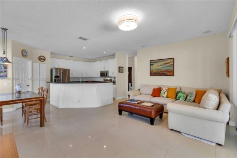 Купить виллу или дом в Уэстон, Флорида 5 спален, 257.8м2, № 2009017 - фото 21