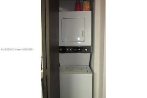 Condominio en venta en Miami Beach, Florida, 1 dormitorio, 48.31 m2 № 1738983 - foto 9