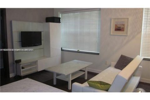 Condominio en venta en Miami Beach, Florida, 1 dormitorio, 48.31 m2 № 1738983 - foto 3