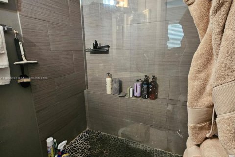 Condominio en venta en Miami Beach, Florida, 1 dormitorio, 48.31 m2 № 1738983 - foto 10