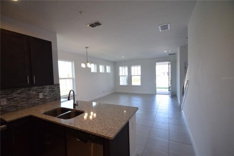 Touwnhouse à vendre à Orlando, Floride: 3 chambres, 185.8 m2 № 1914372 - photo 10