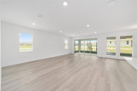 House in Ocala, Florida 2 bedrooms, 231.61 sq.m. № 1911294 - photo 11