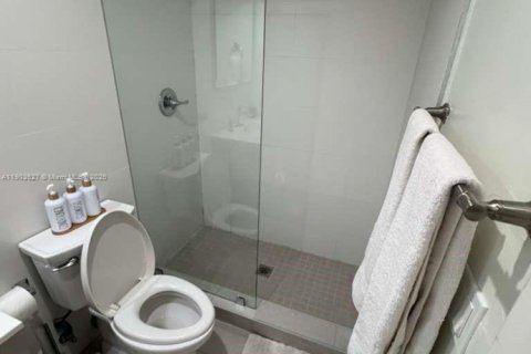 Casa en alquiler en Miami, Florida, 37.16 m2 № 2054256 - foto 7