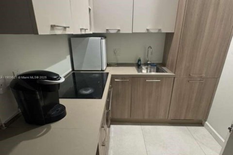 Casa en alquiler en Miami, Florida, 37.16 m2 № 2054256 - foto 5