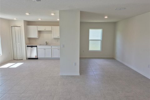 Casa en venta en Wildwood, Florida, 3 dormitorios, 141.68 m2 № 2097280 - foto 5