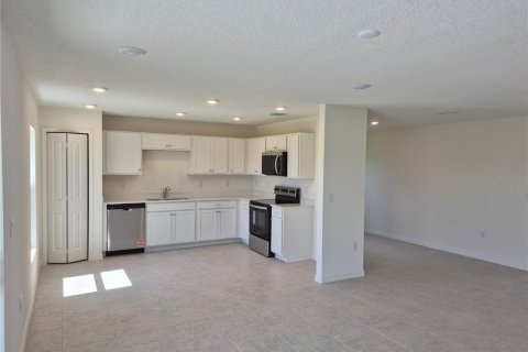 Casa en venta en Wildwood, Florida, 3 dormitorios, 141.68 m2 № 2097280 - foto 4