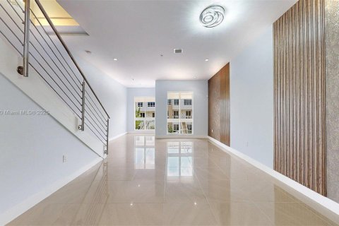 Condominio en venta en Doral, Florida, 3 dormitorios, 178.65 m2 № 1802454 - foto 2