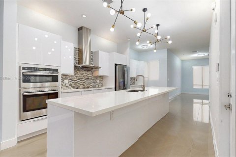 Condominio en venta en Doral, Florida, 3 dormitorios, 178.65 m2 № 1802454 - foto 17