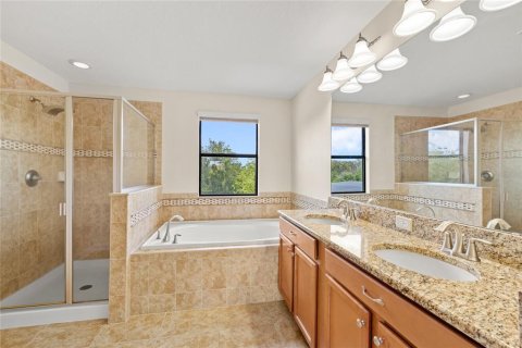 House in Kissimmee, Florida 7 bedrooms, 362.23 sq.m. № 2219232 - photo 30