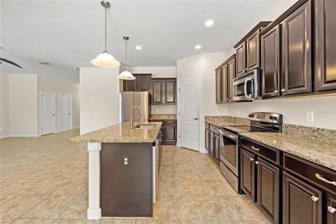 House in Kissimmee, Florida 7 bedrooms, 362.23 sq.m. № 2219232 - photo 10
