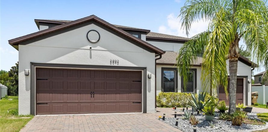 House in Kissimmee, Florida 7 bedrooms, 362.23 sq.m. № 2219232